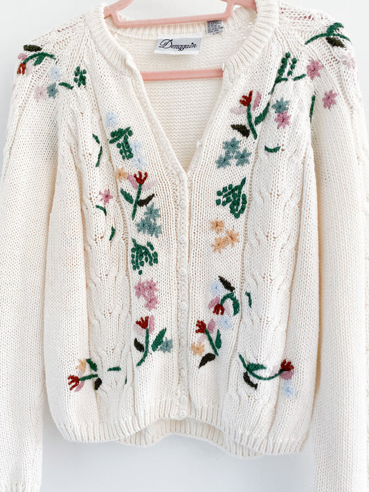 Vintage Embroidered Floral White Cardigan Size Medium