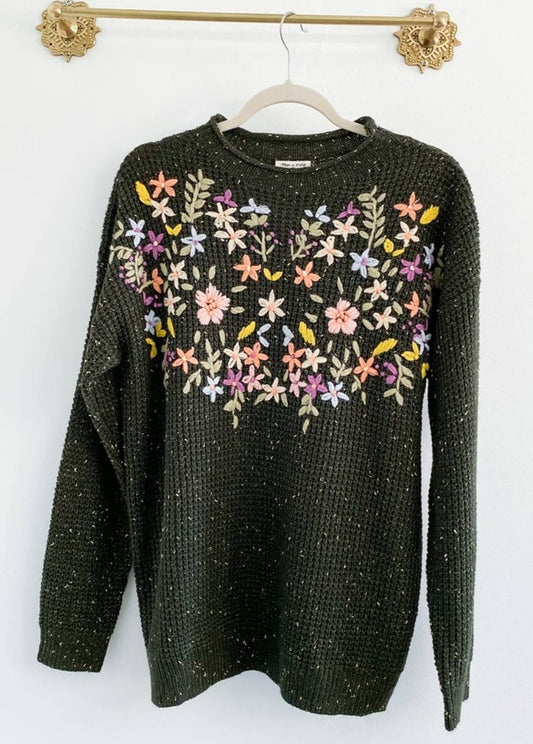 Tea & Rose Boutique Green Embroidered Floral Sweater Size Medium